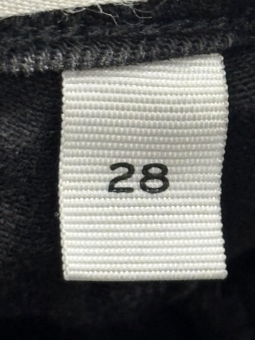 28 Frame Le Nouveau Straight Jeans Black Denim Straight Leg Raw Hem Frayed Dark - Picture 7 of 11